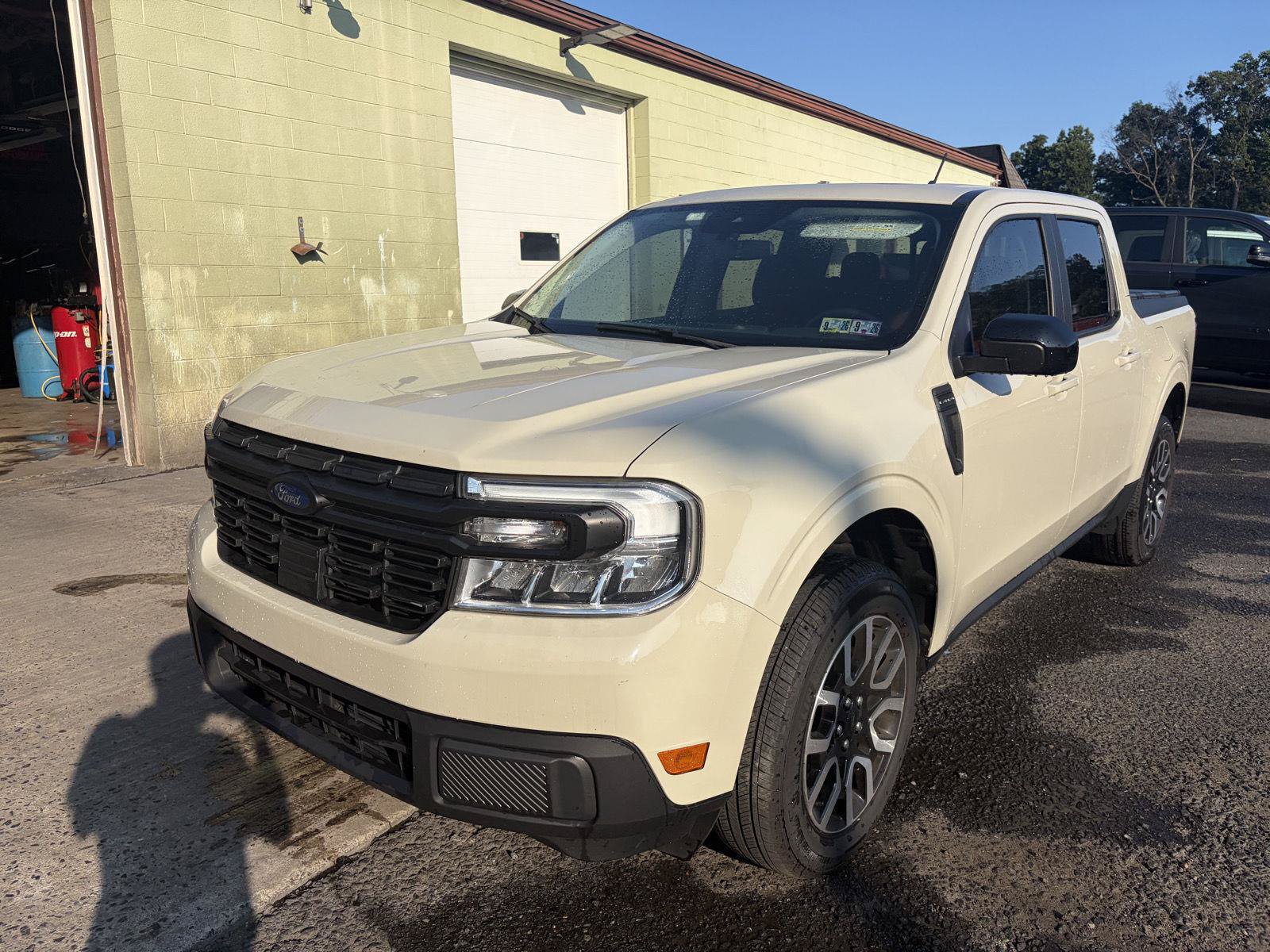 Used 2024 Ford Maverick Lariat w/ 4K Tow Package AWD/4WD image 3