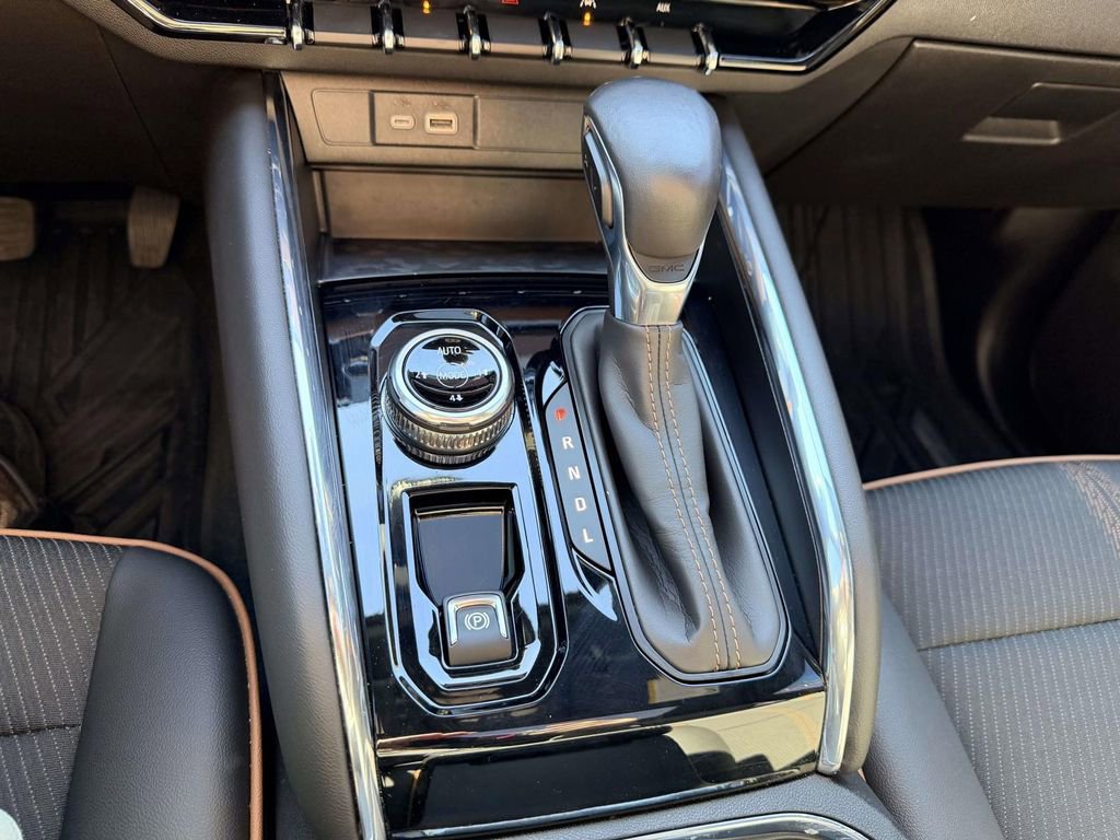 Used 2023 GMC Canyon AT4 w/ Canyon Safety Plus Package image 7