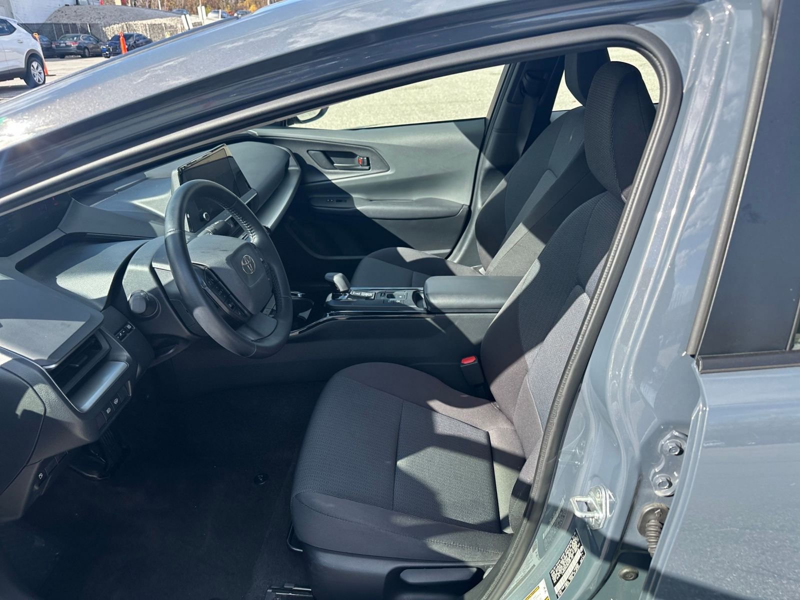 Used 2025 Toyota Prius LE image 24