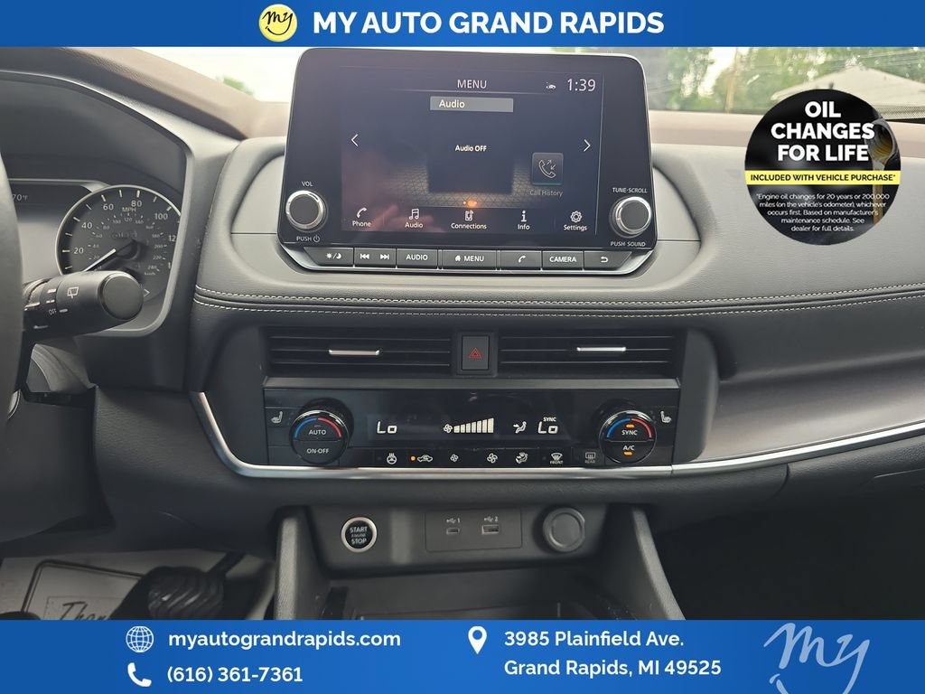 Used 2023 Nissan Rogue SV AWD/4WD image 19