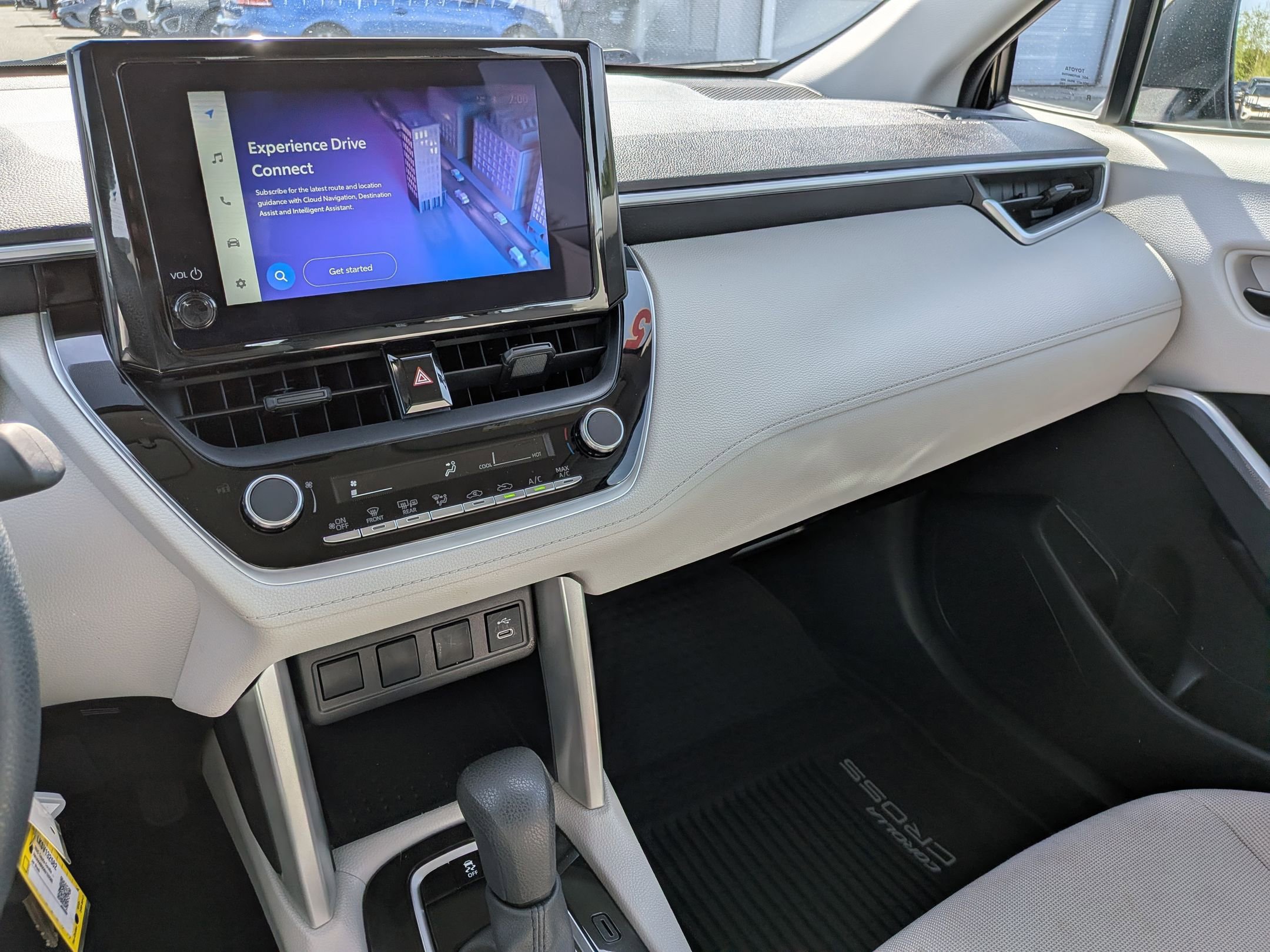 Used 2025 Toyota Corolla Cross L AWD/4WD image 22