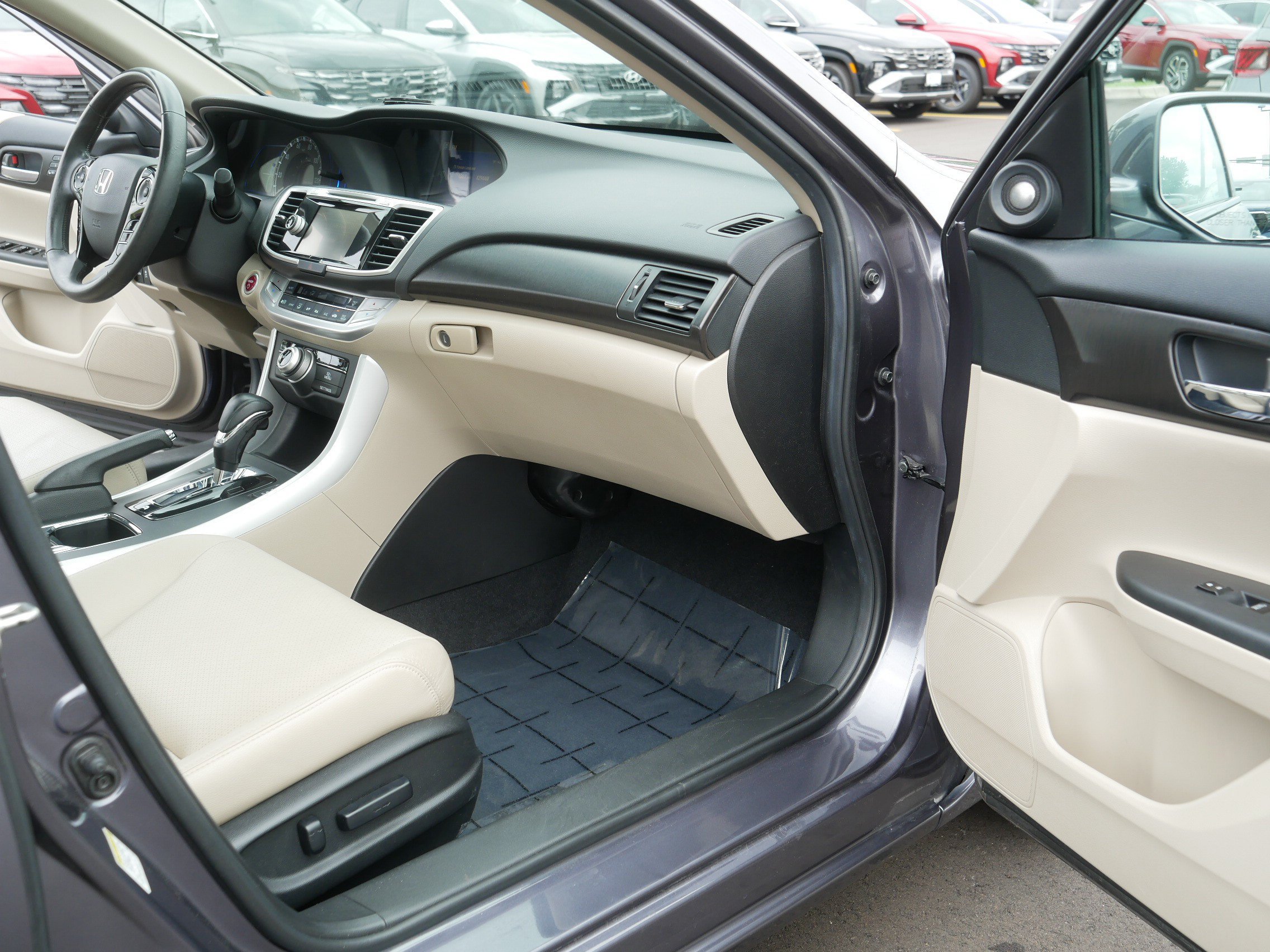 Used 2015 Honda Accord Touring image 19