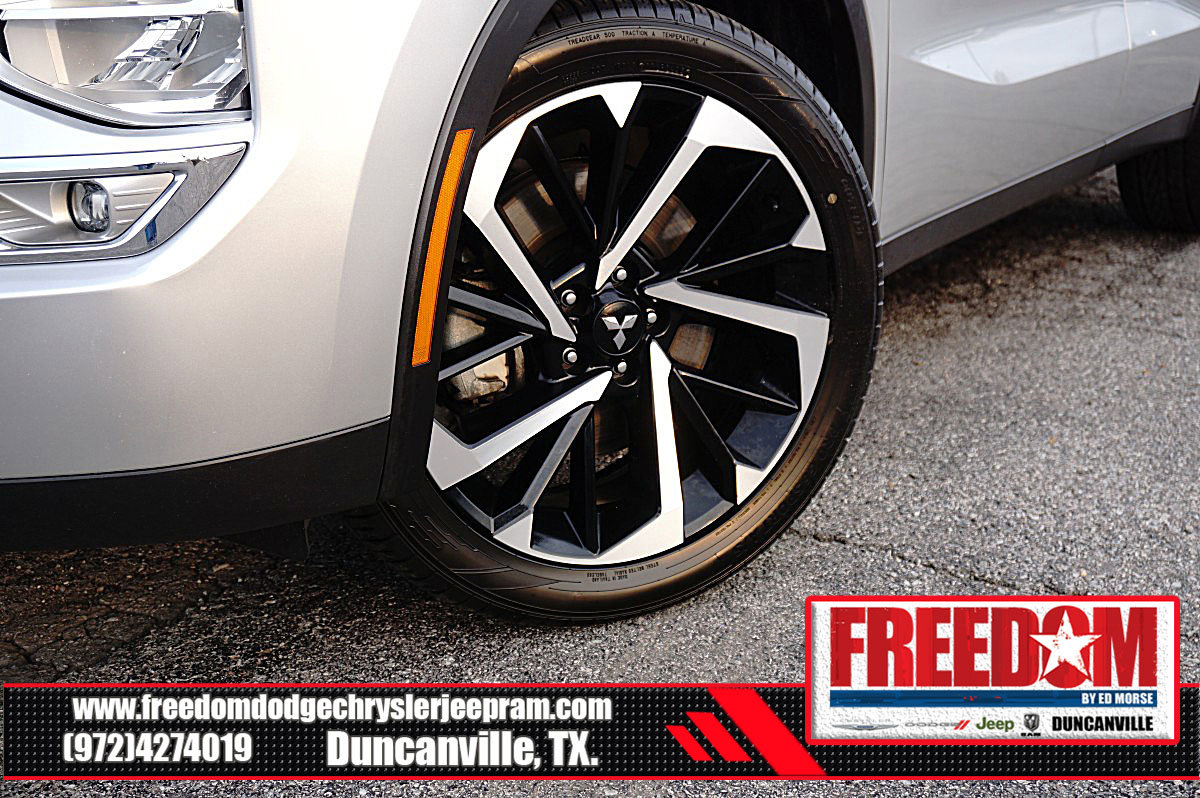 Used 2024 Mitsubishi Outlander SE image 9