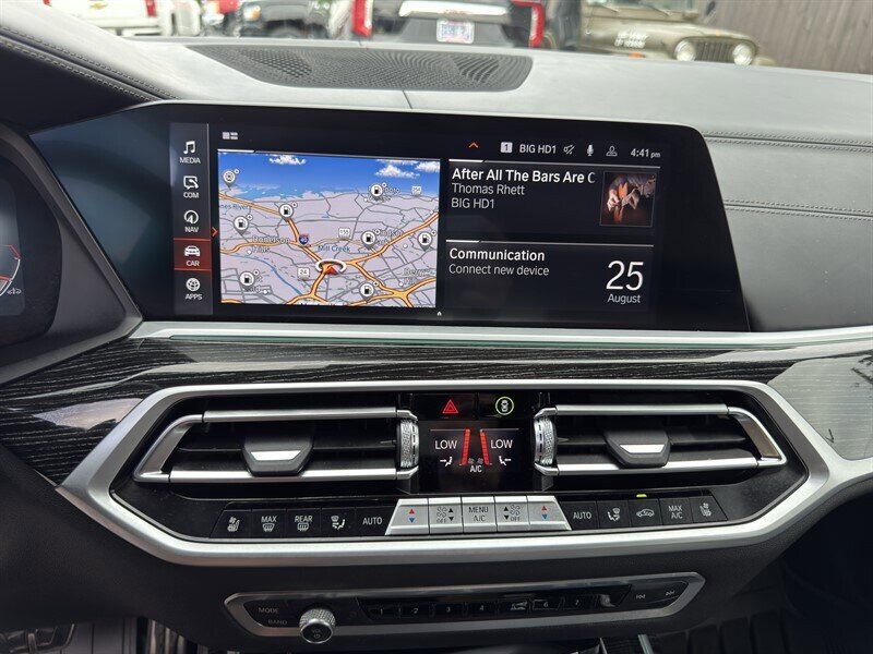 Used 2021 BMW X7 xDrive40i w/ M Sport Package AWD/4WD image 45