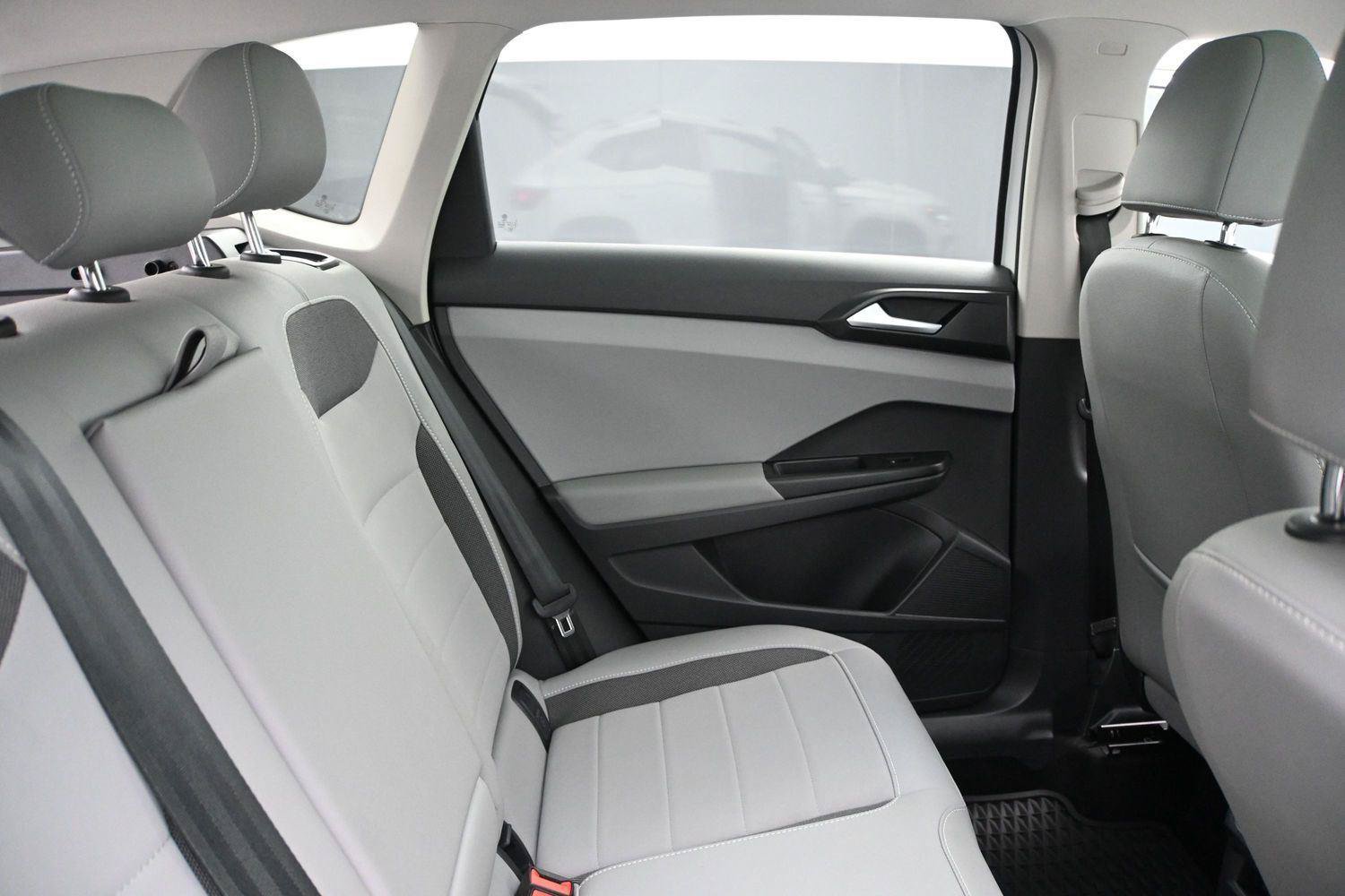 Certified 2022 Volkswagen Taos SE w/ Panoramic Sunroof Package FWD image 19