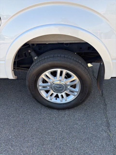 Used 2014 Ford F150 Lariat RWD image 12