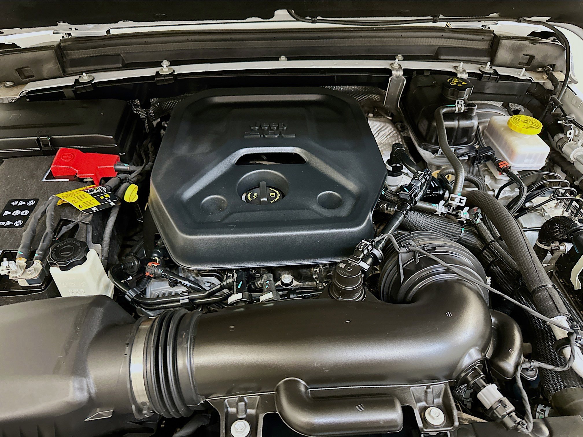 Used 2025 Jeep Wrangler Sport S image 33