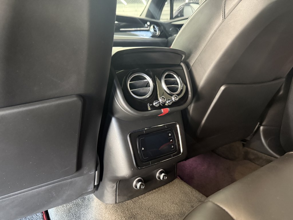 Used 2020 Bentley Bentayga Speed AWD/4WD image 19