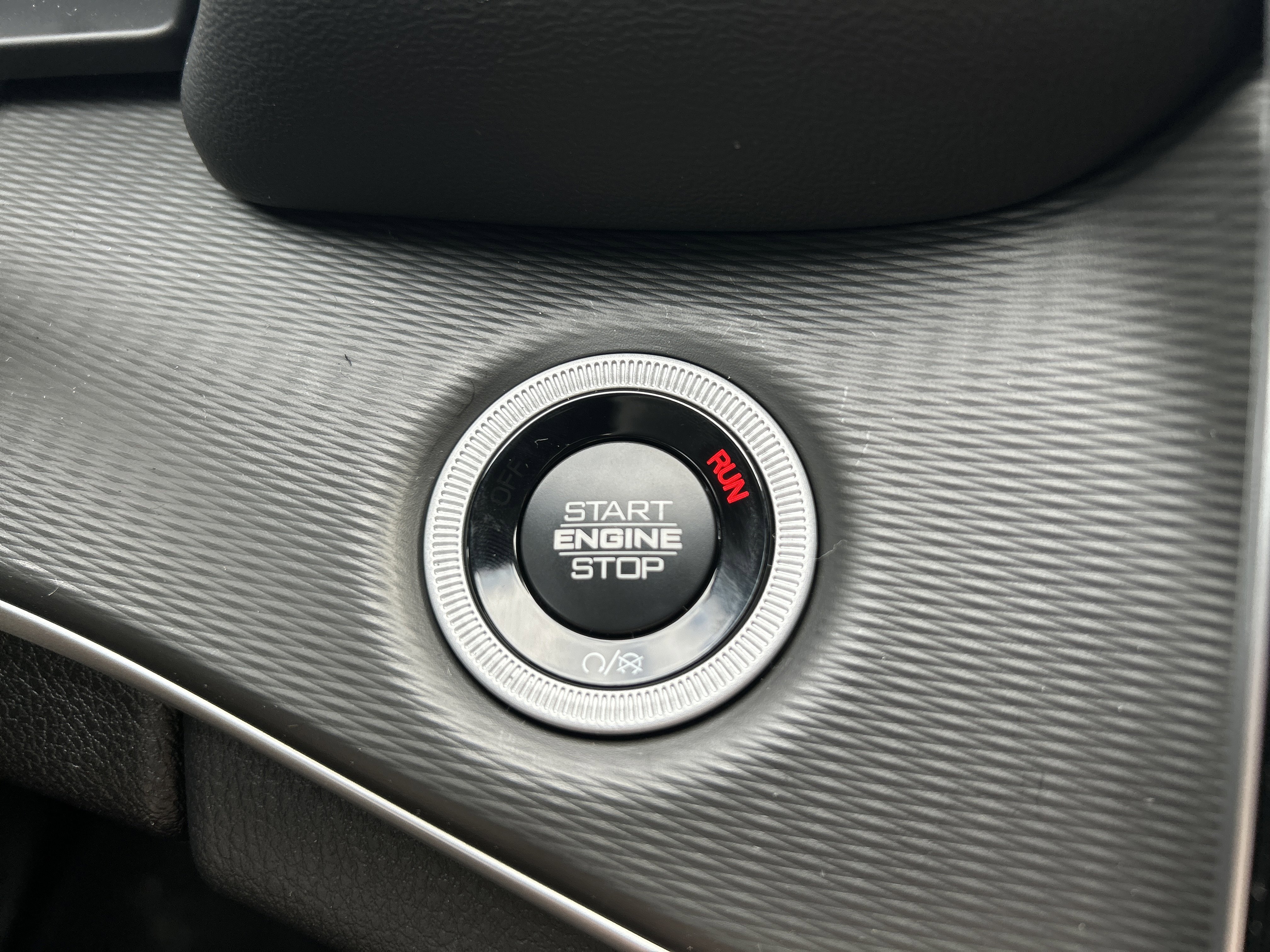 New 2025 Jeep Grand Cherokee Altitude image 27