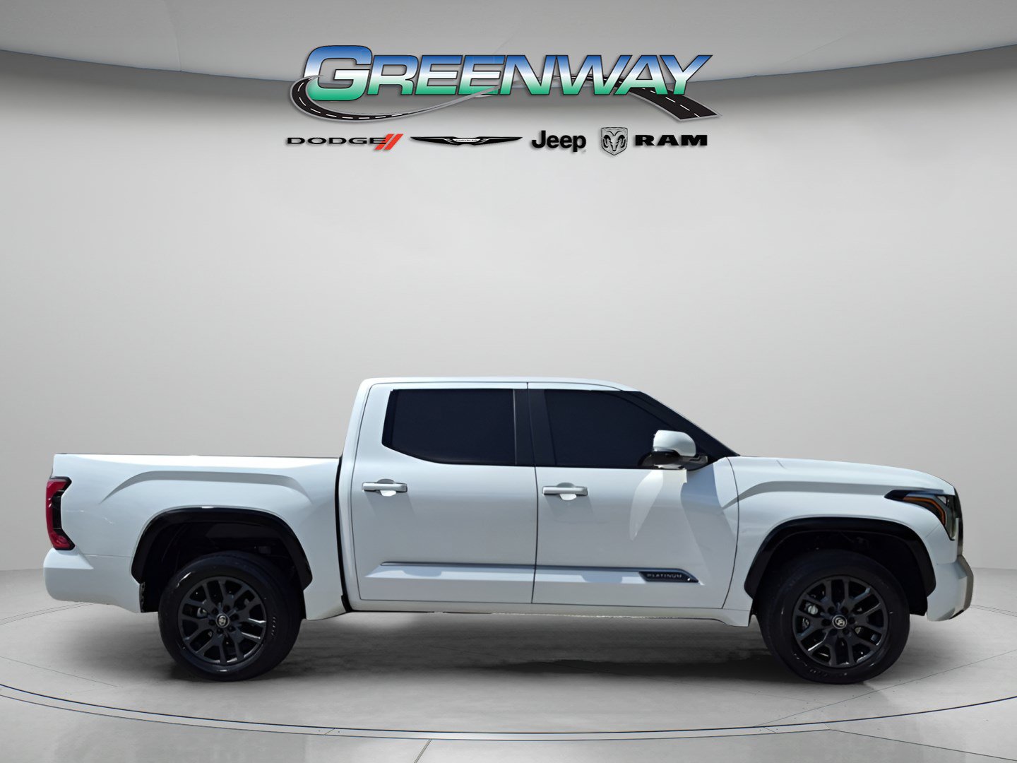 Used 2025 Toyota Tundra Platinum AWD/4WD image 4