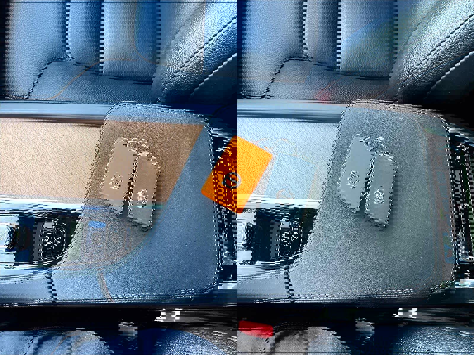 Used 2023 Volvo XC90 T8 Plus w/ Protection Package Premier image 13