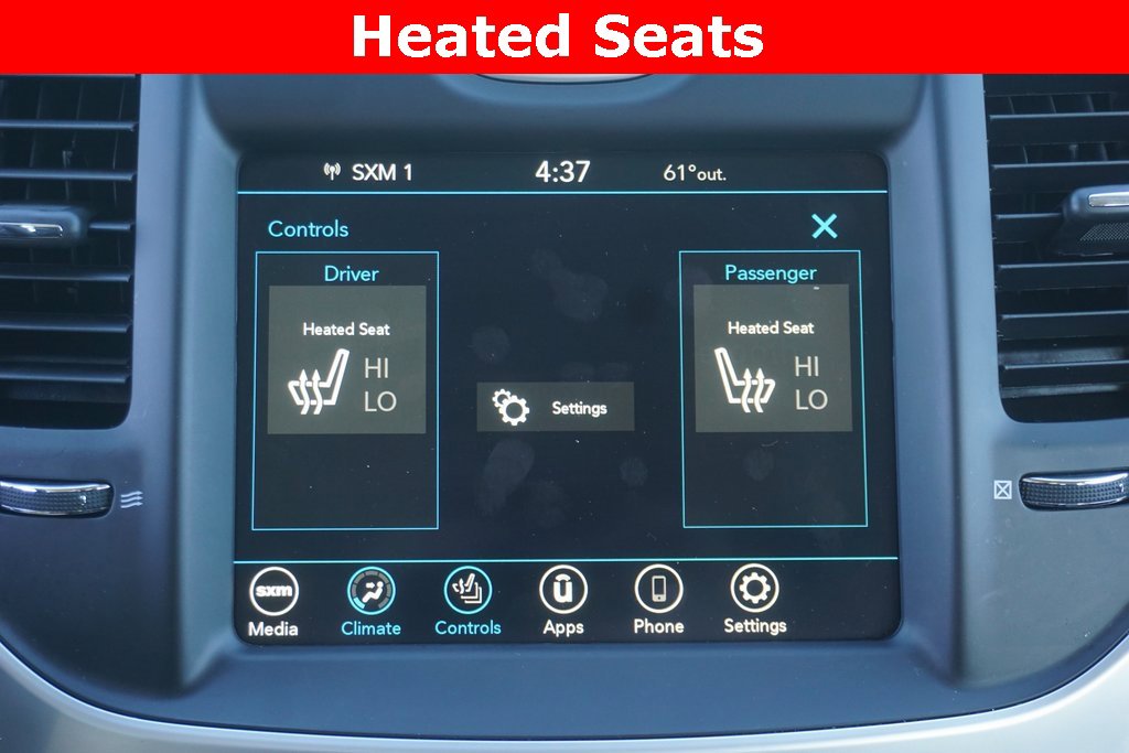 Used 2023 Chrysler 300 Touring L image 8