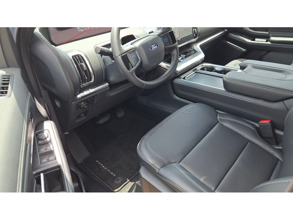 New 2027 Ford Expedition Platinum w/ Stealth Appearance Package AWD/4WD image 22