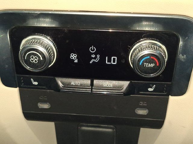 Used 2021 GMC Yukon XL Denali RWD image 33