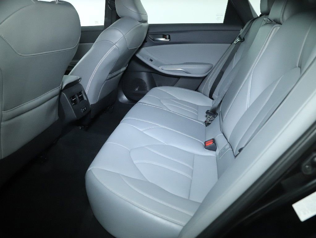 Used 2019 Toyota Avalon XLE w/ Moonroof Package image 14