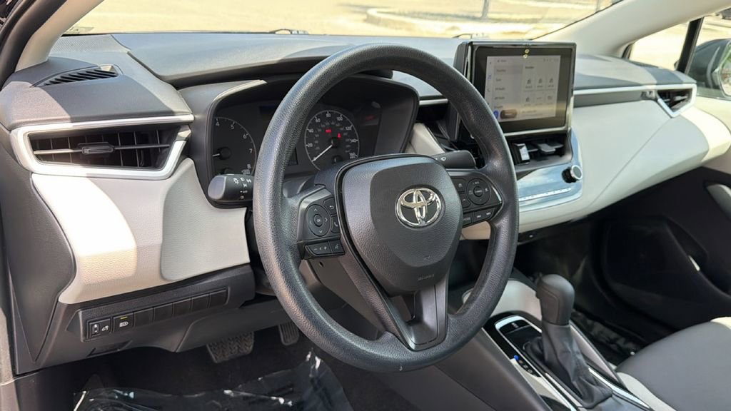 Certified 2025 Toyota Corolla LE image 22