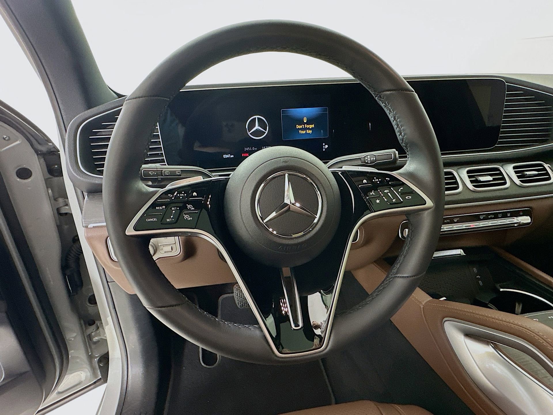 Used 2025 Mercedes-Benz GLE 450e 4MATIC image 12