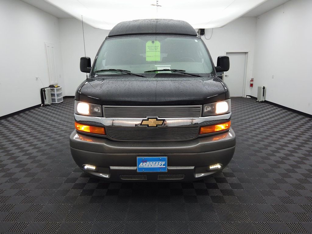 Used 2023 Chevrolet Express 2500 Extended image 14
