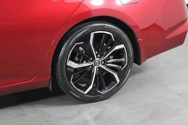 Certified 2023 Nissan Altima 2.5 SR w/ SR Premium Package FWD image 15