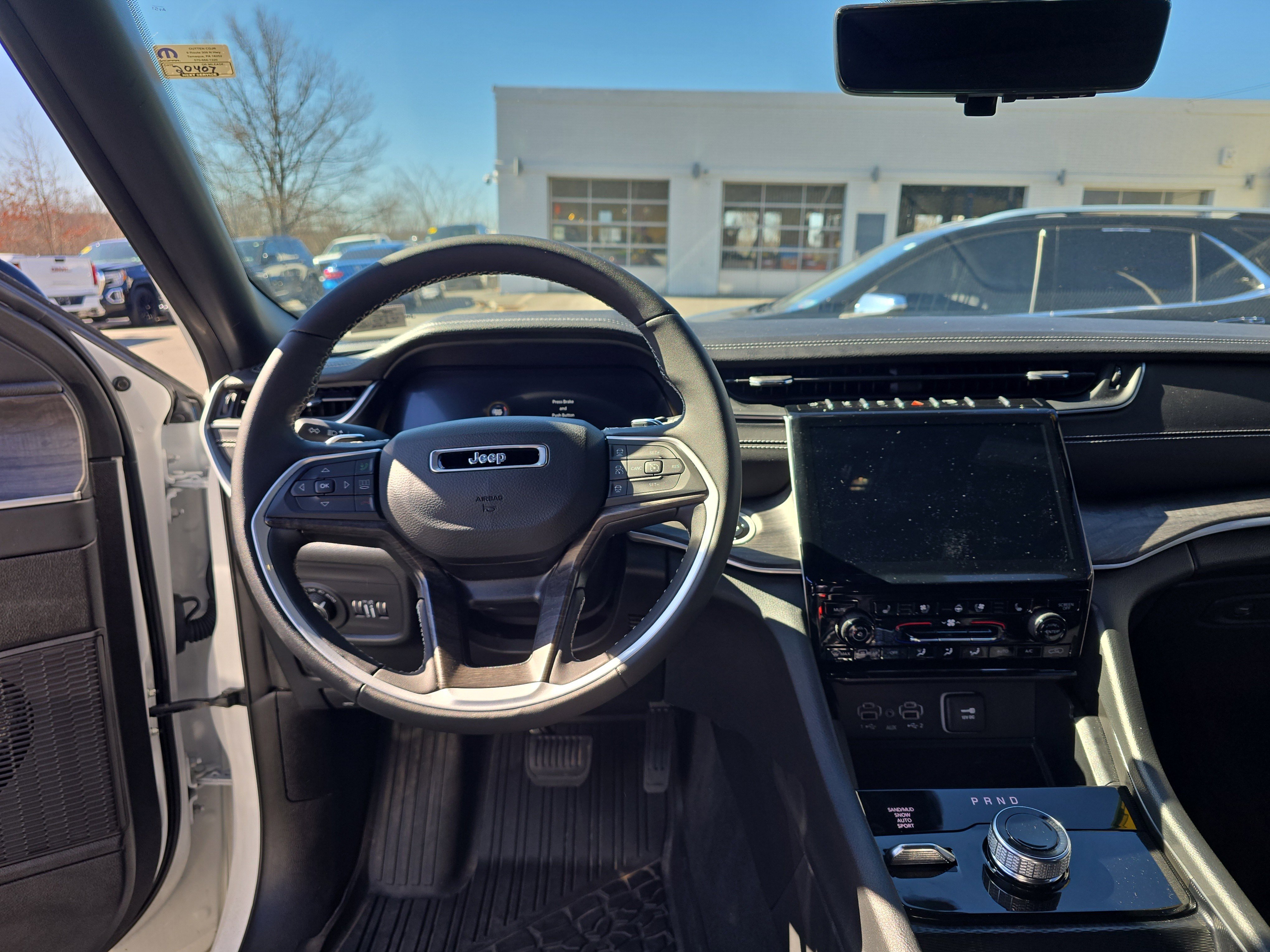 Used 2020 Jeep Grand Cherokee Overland image 14