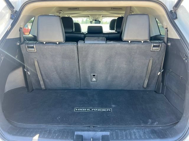 Used 2023 Toyota Highlander XLE FWD image 46