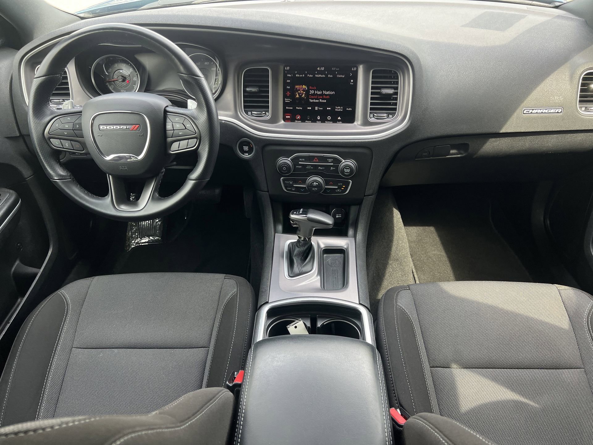 Used 2022 Dodge Charger SXT image 2