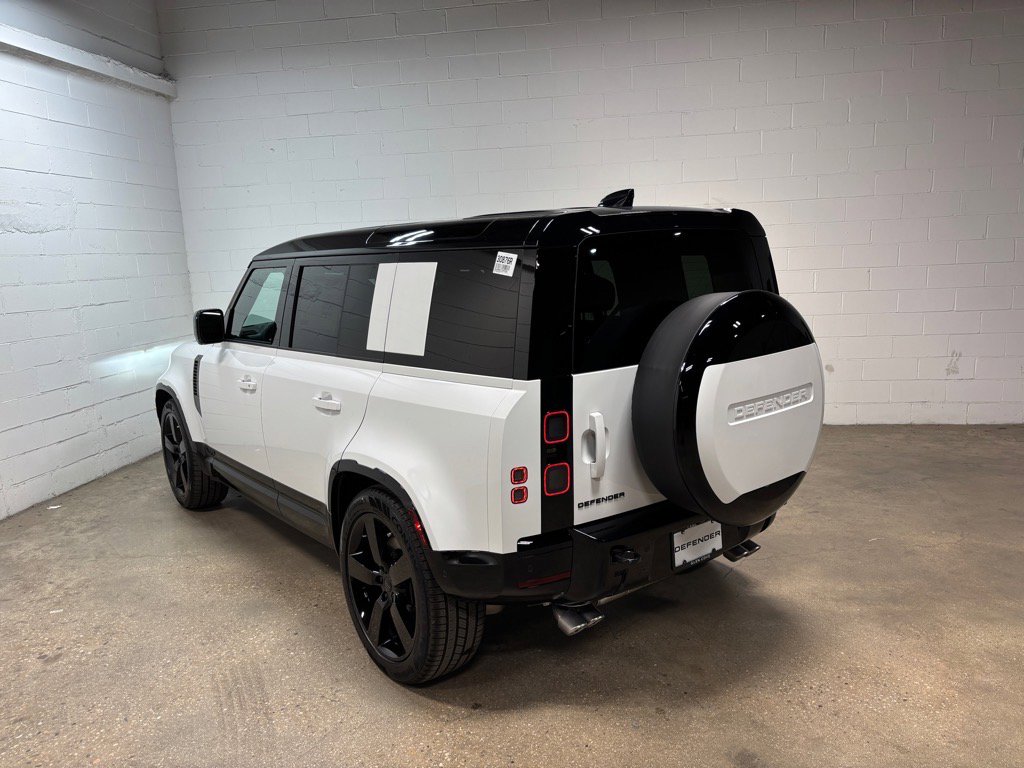 New 2026 Land Rover Defender 110 V8 image 9