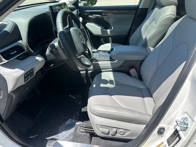 New 2026 Toyota Highlander Platinum AWD/4WD image 27