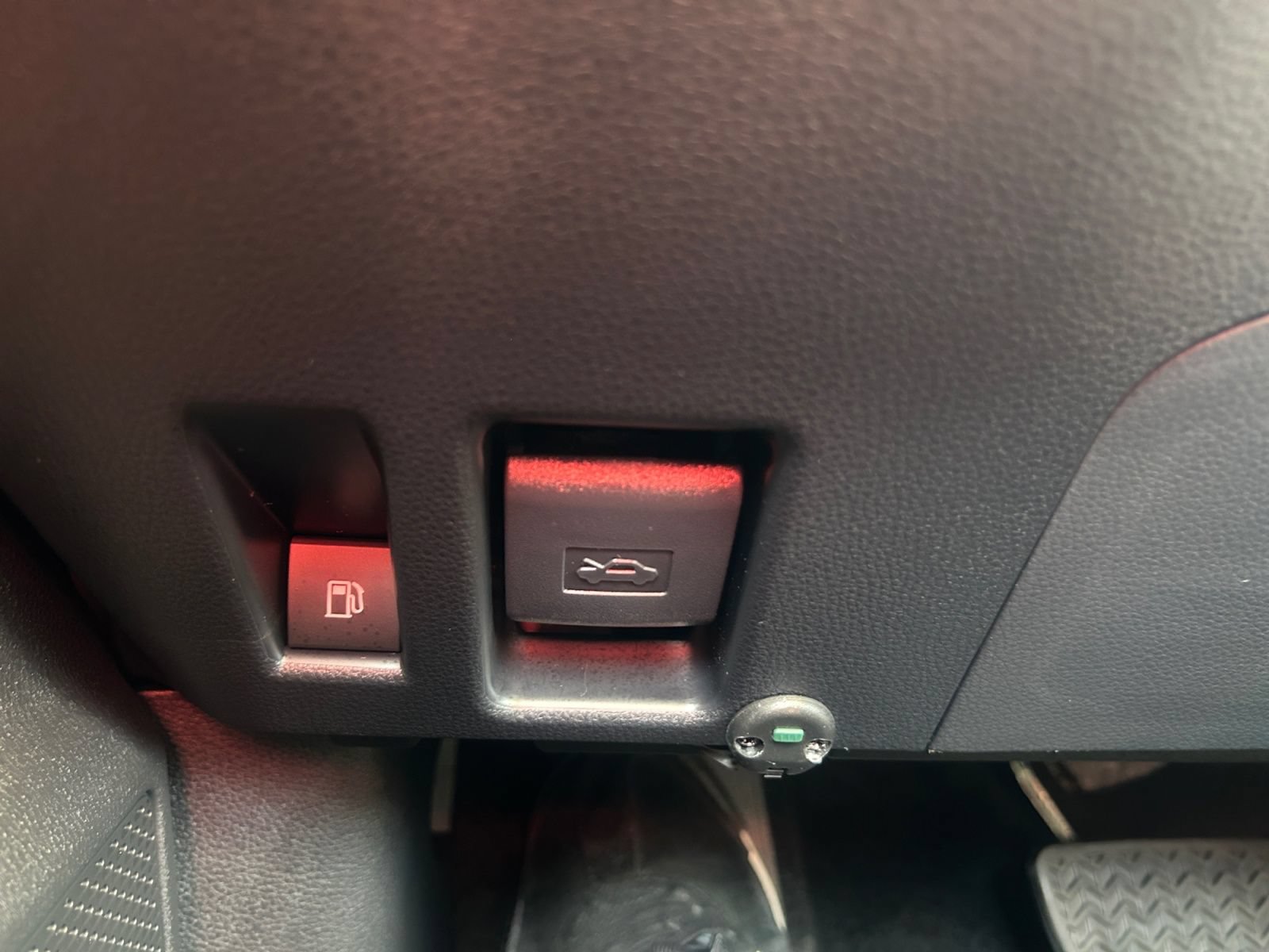 New 2026 Toyota RAV4 XSE AWD/4WD image 24