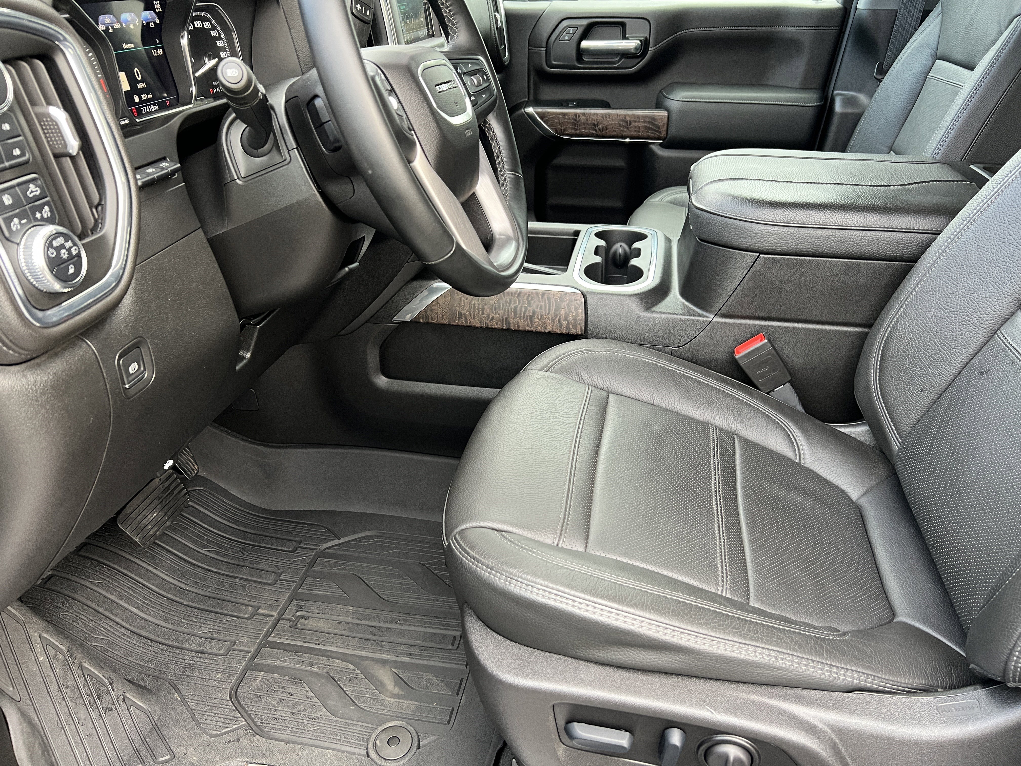 Used 2023 GMC Sierra 3500 Denali w/ Denali Ultimate Package image 15