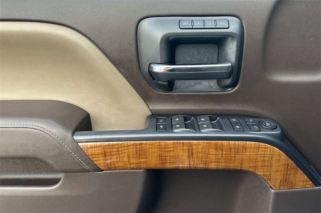 Used 2015 GMC Sierra 2500 SLT w/ Driver Alert Package image 12