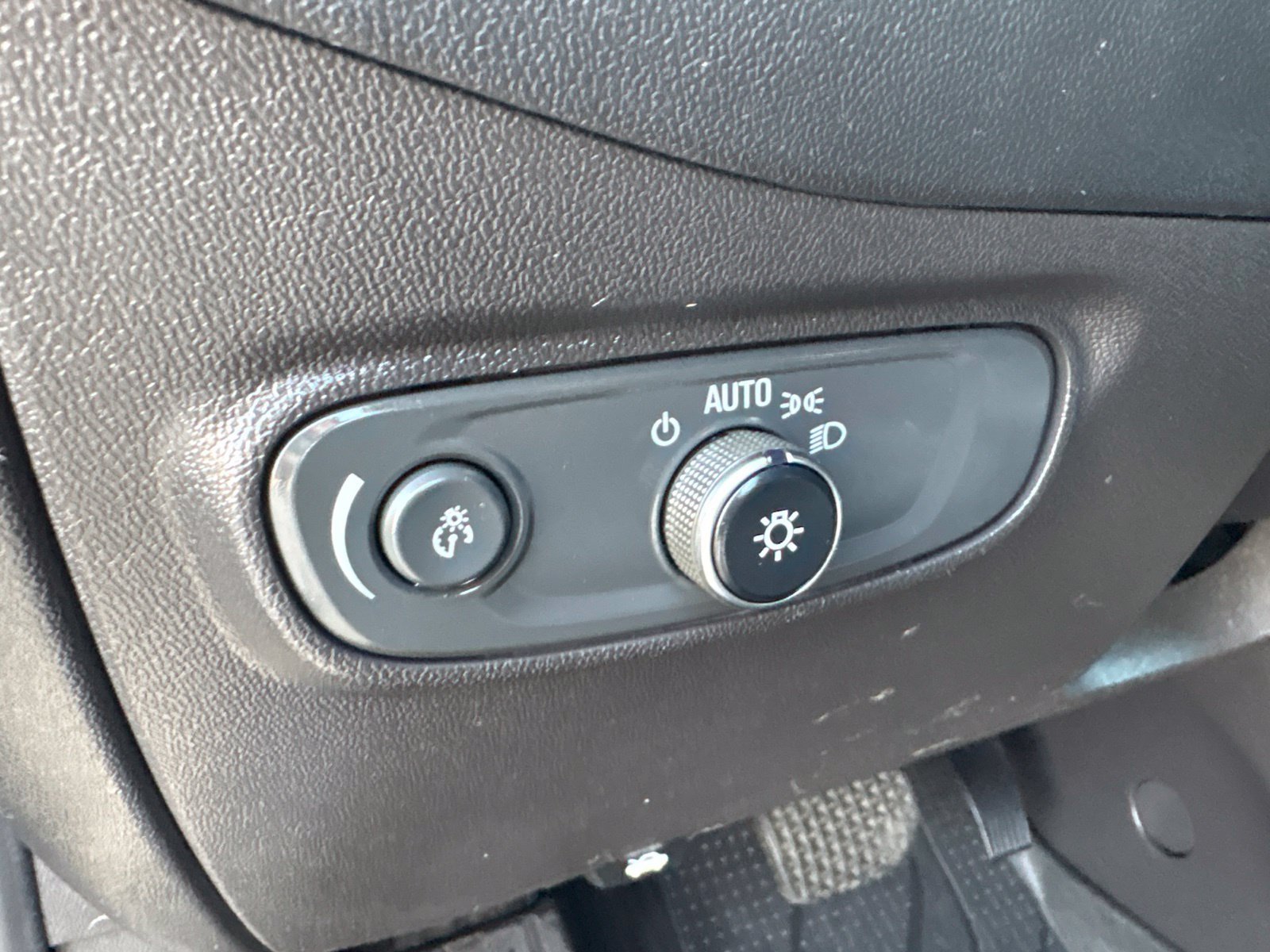 Used 2023 Chevrolet Equinox LT FWD image 13