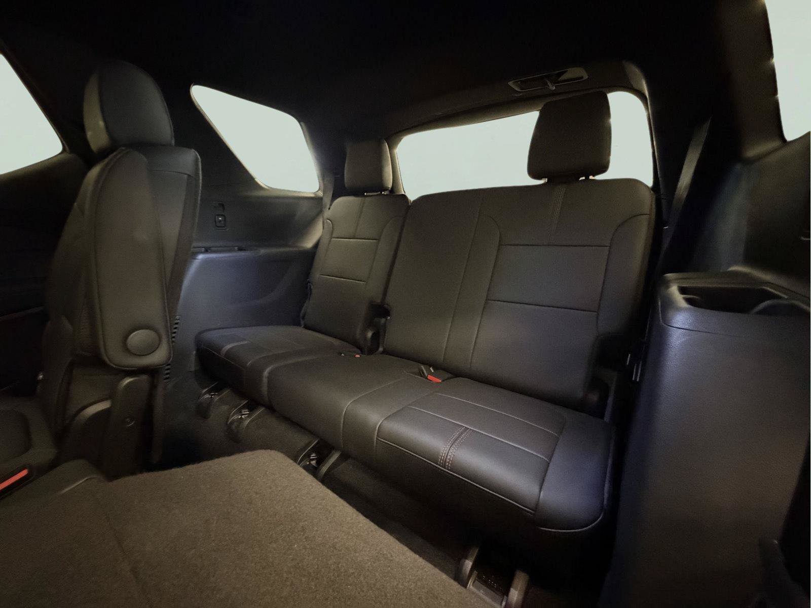 Used 2023 Chevrolet Traverse RS w/ LPO, Floor Liner Package AWD/4WD image 30