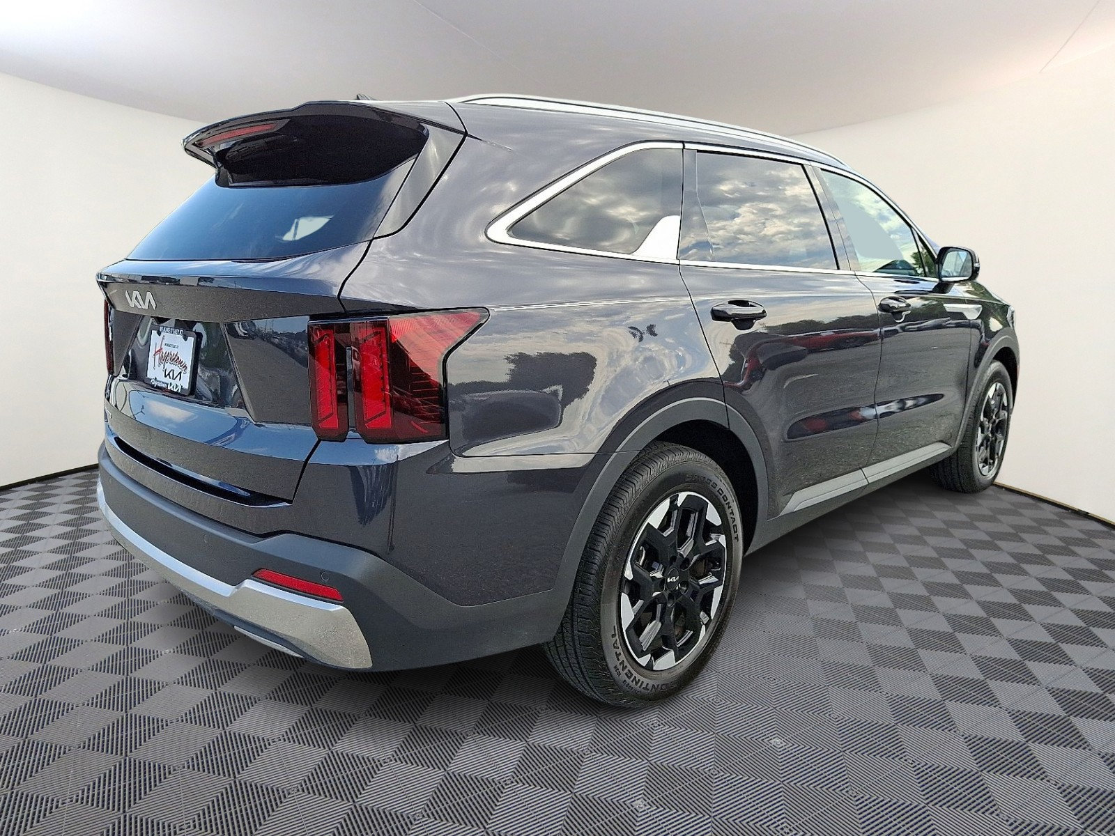 Certified 2025 Kia Sorento S w/ Panoramic Sunroof Package FWD image 6