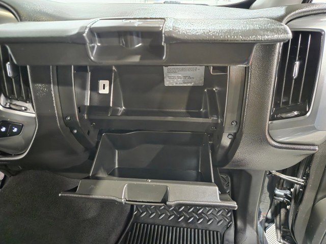 Used 2019 Chevrolet Silverado 1500 LT w/ All Star Edition image 39