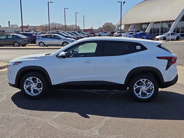 New 2026 Chevrolet Trax LS image 2