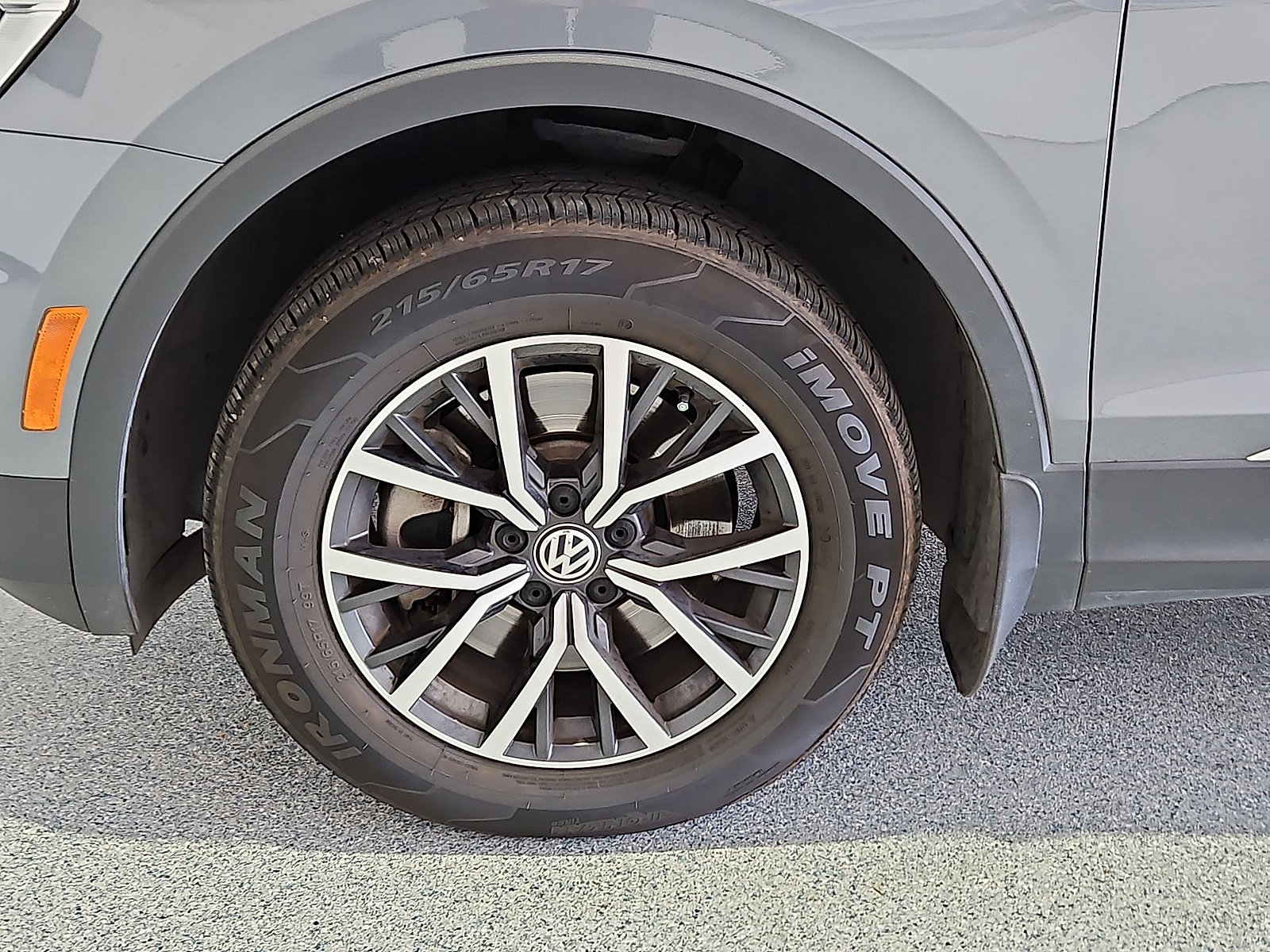 Certified 2020 Volkswagen Tiguan SE FWD image 11