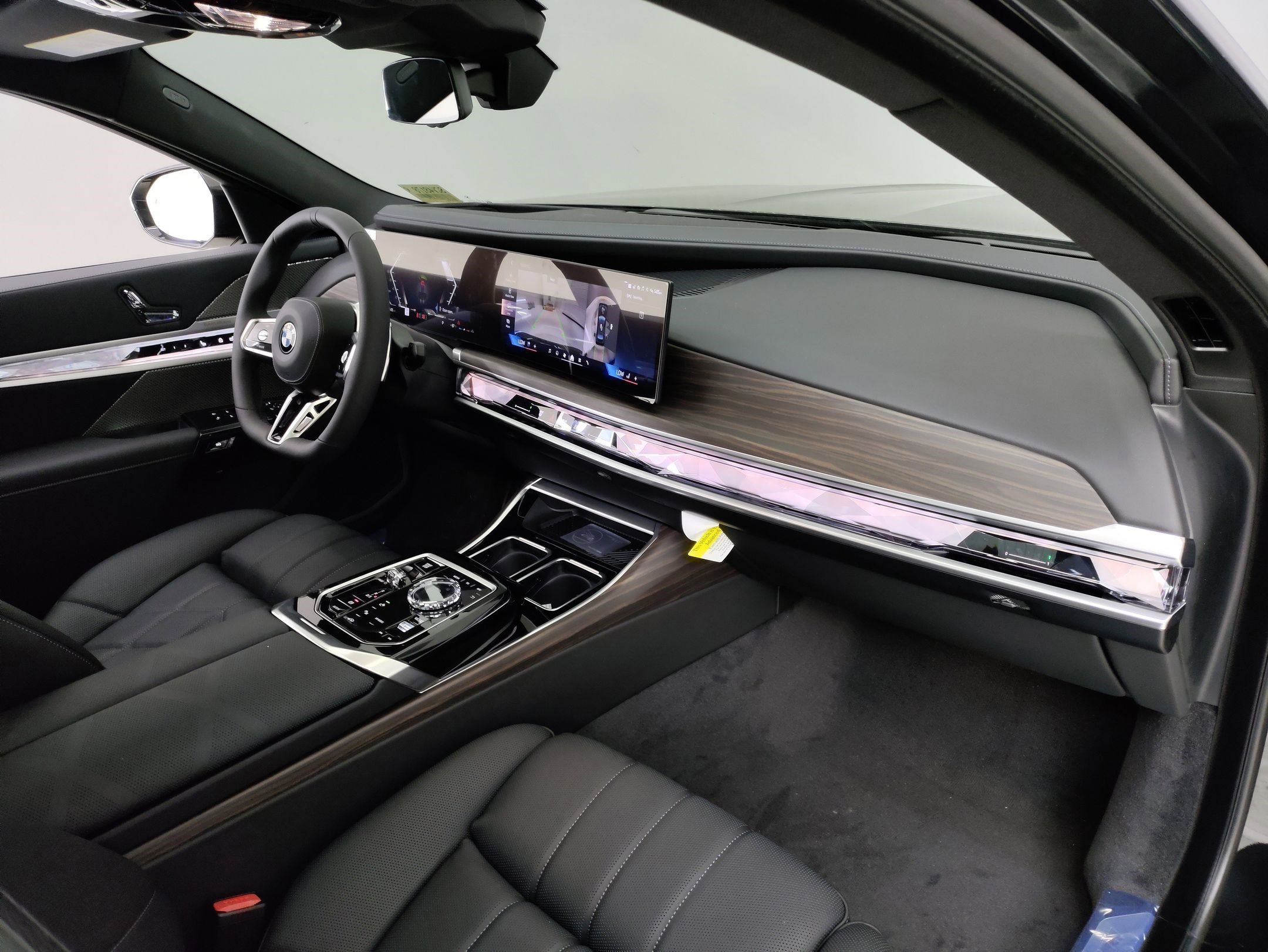 New 2025 BMW 760i xDrive image 21