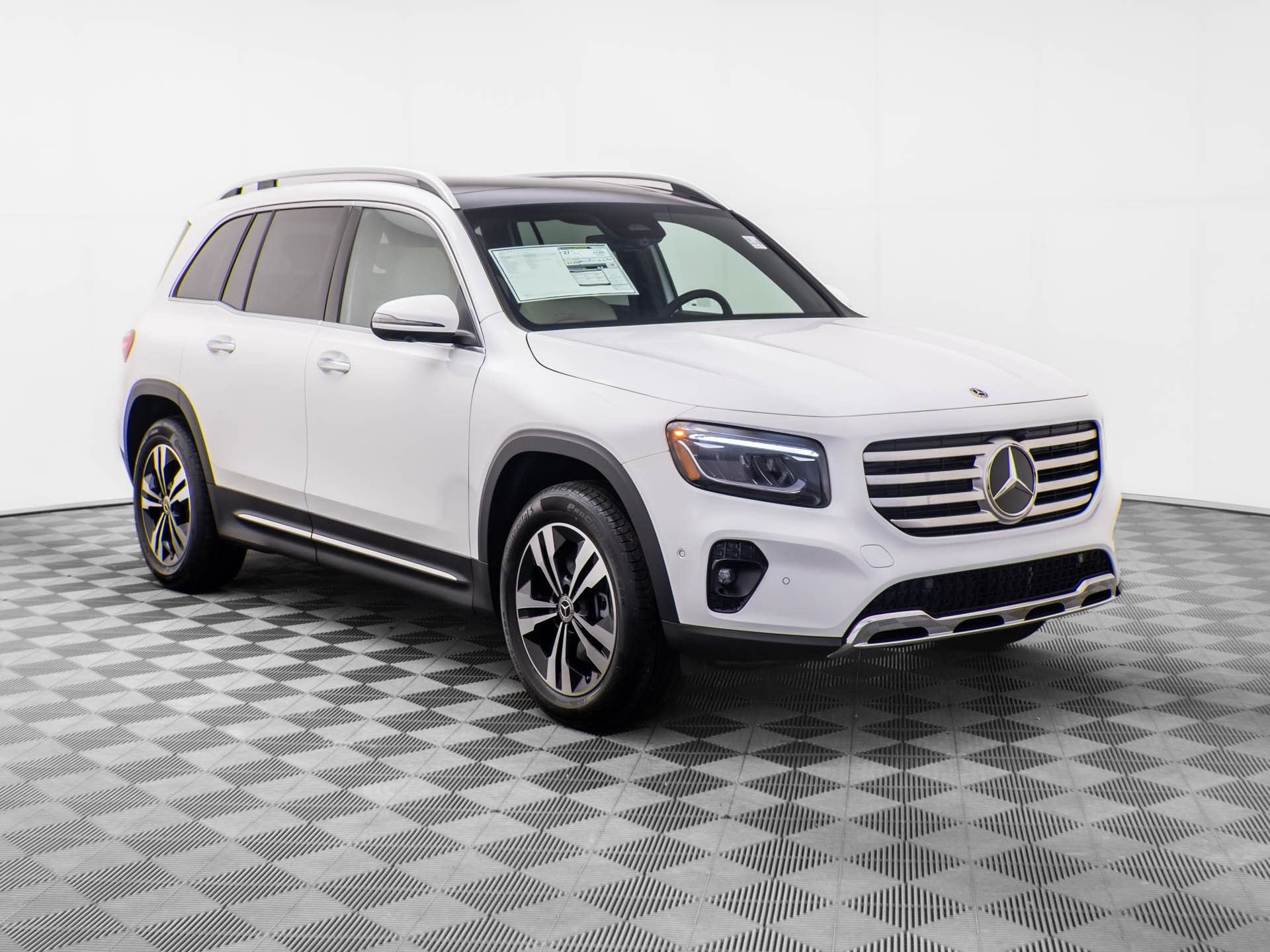New 2026 Mercedes-Benz GLB 250 4MATIC image 7