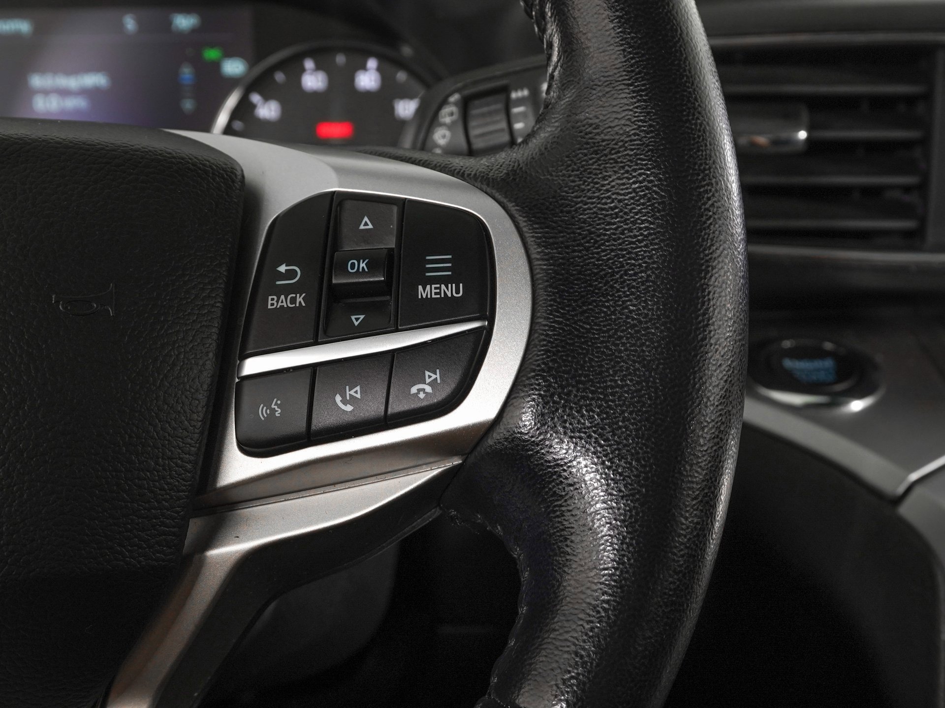 Used 2022 Ford Explorer XLT w/ Equipment Group 202A image 22