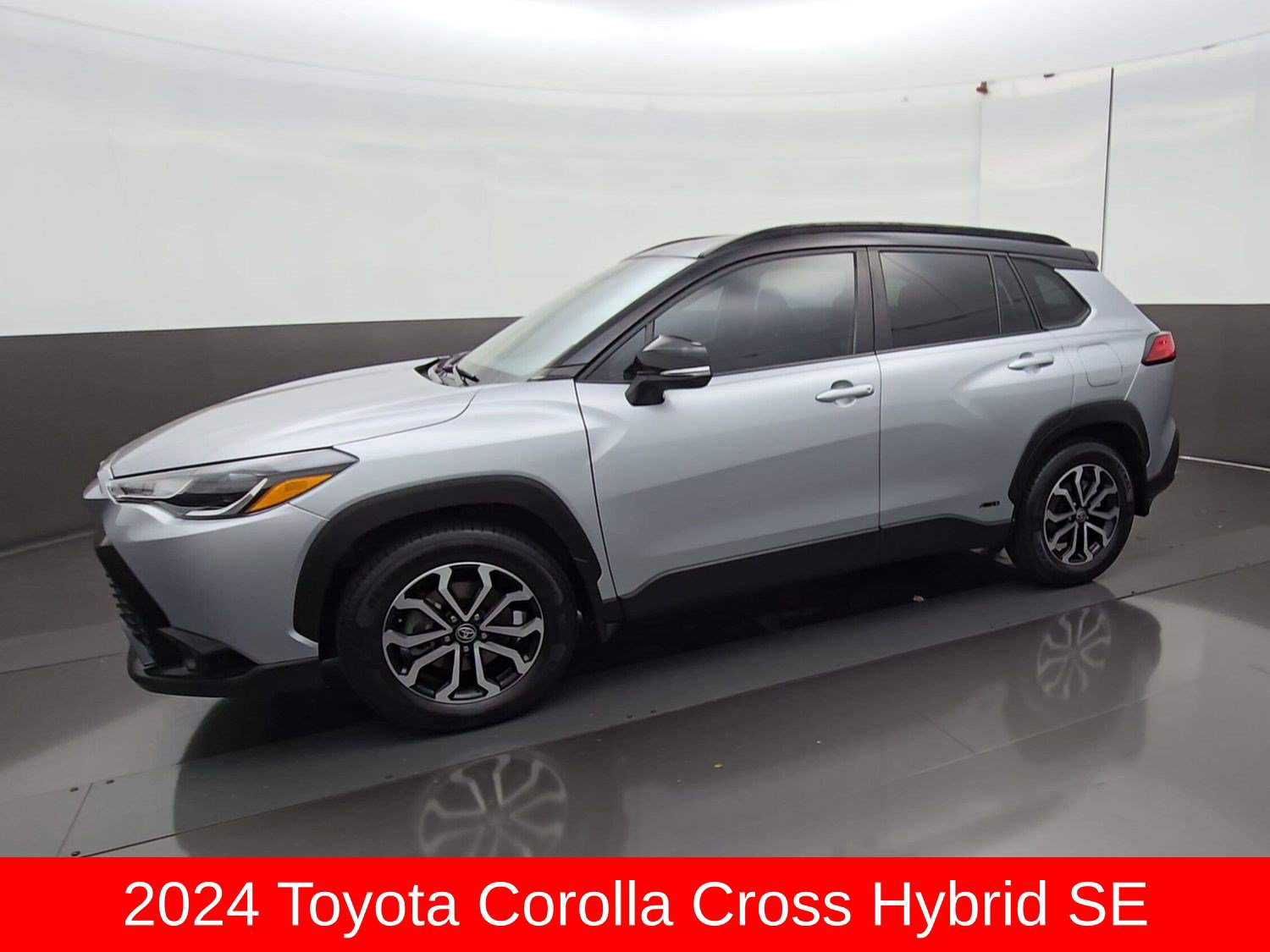 Certified 2024 Toyota Corolla Cross AWD Hybrid w/ Moonroof Package image 4