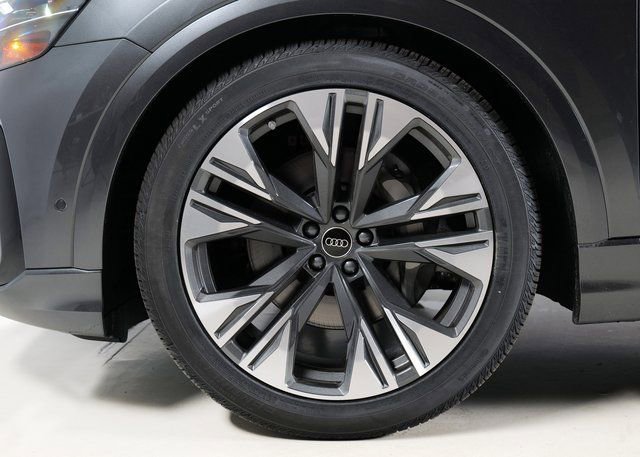 New 2026 Audi Q8 Premium Plus AWD/4WD image 32