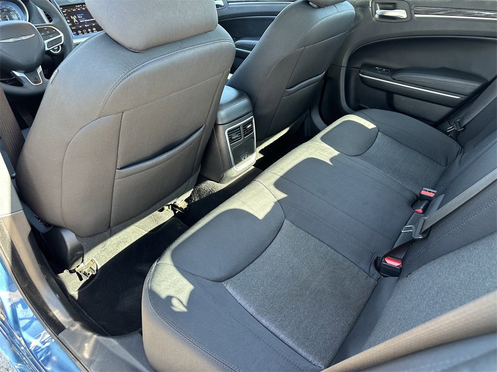 Certified 2022 Chrysler 300 Touring image 17