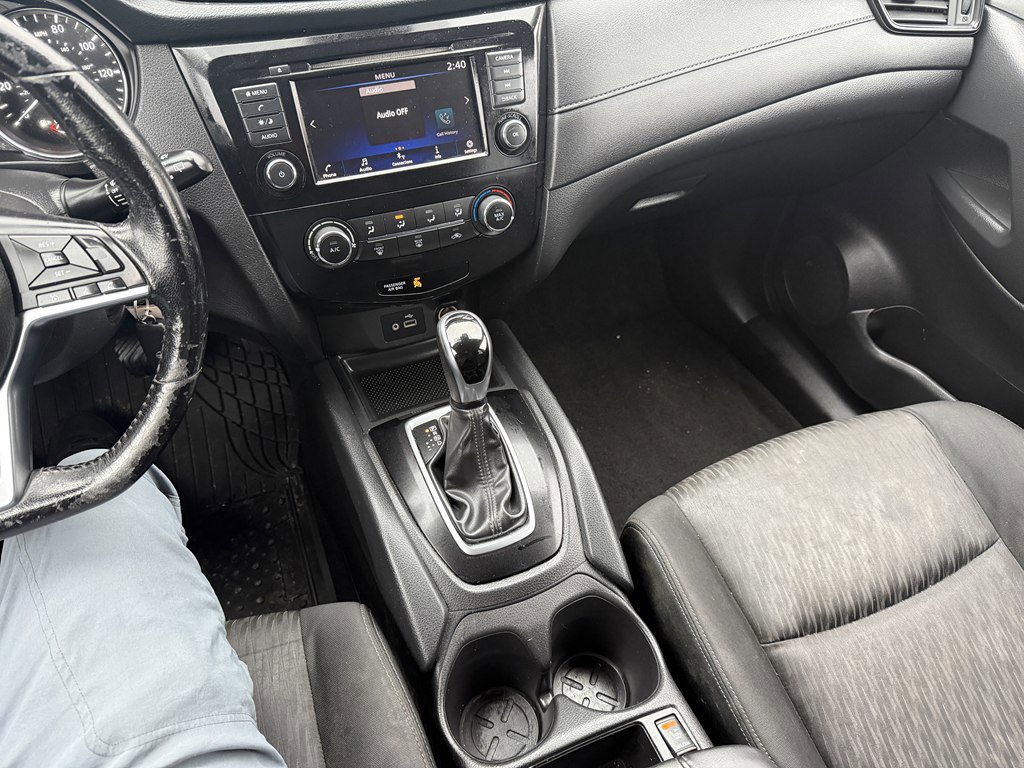 Used 2020 Nissan Rogue S w/ Special Edition Package image 15