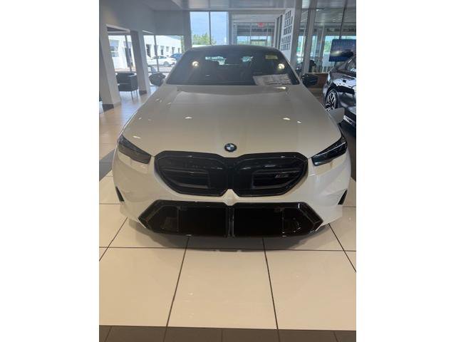 New 2026 BMW M5 w/ Executive Package image 4