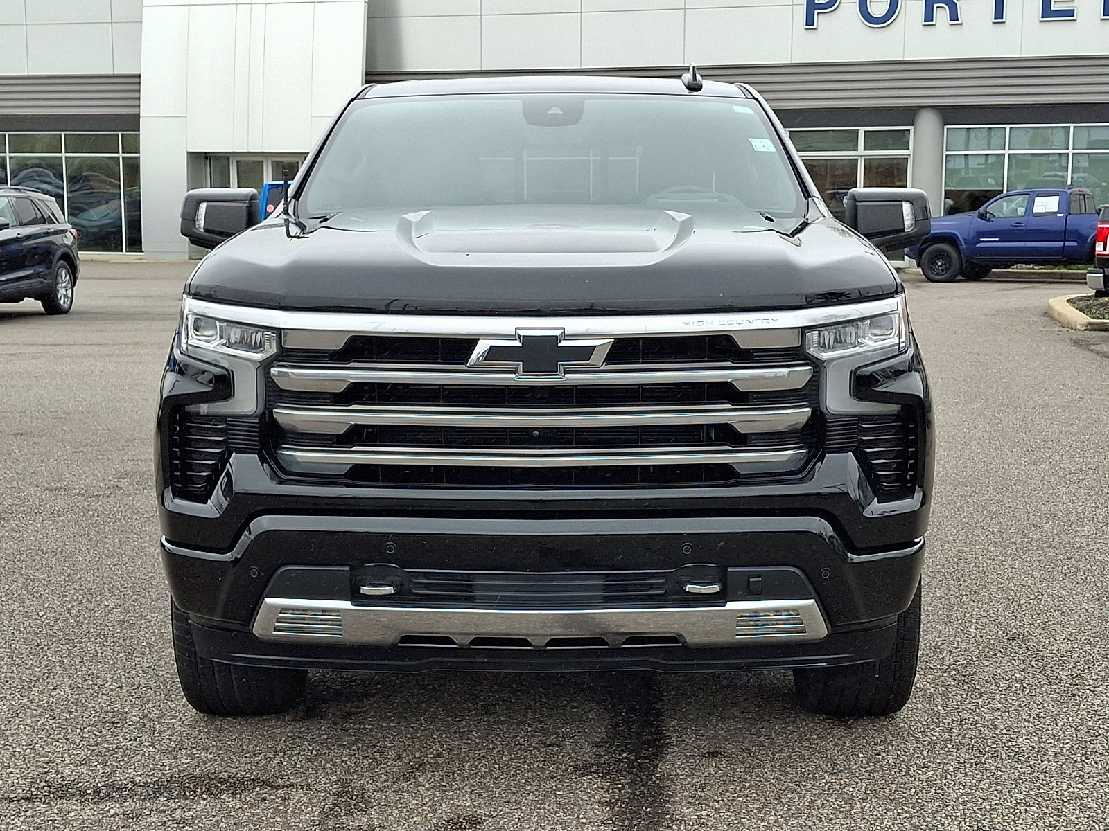 Used 2023 Chevrolet Silverado 1500 High Country w/ High Country Premium Package image 3