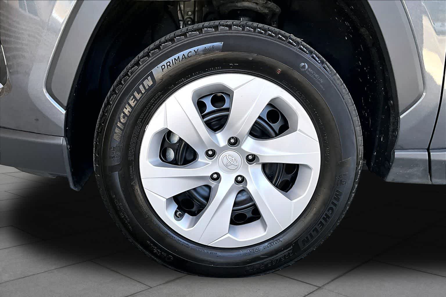 Certified 2025 Toyota RAV4 LE FWD image 20