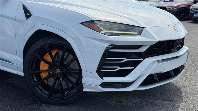 Used 2020 Lamborghini Urus AWD/4WD image 11