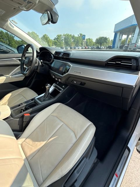 Used 2020 Audi Q3 2.0T Premium w/ Convenience Package AWD/4WD image 37