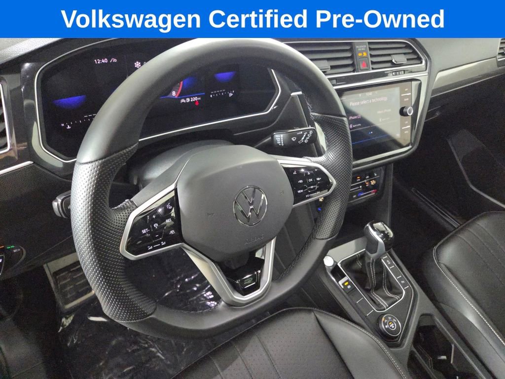 Certified 2023 Volkswagen Tiguan SE R-Line image 13